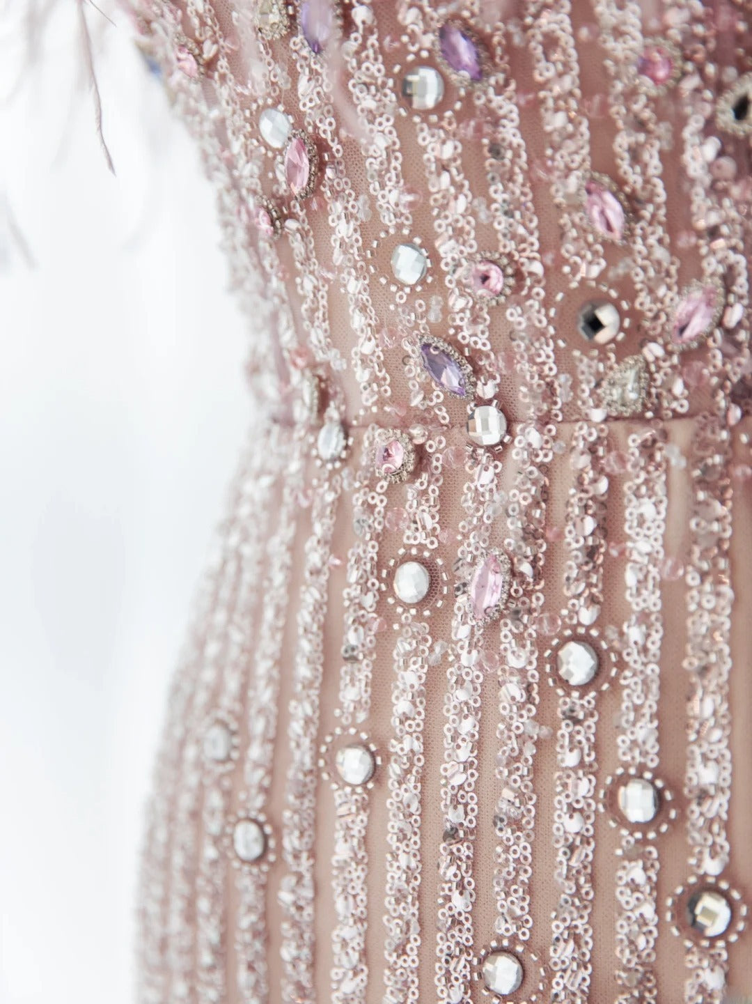 Elegante hellrosa Meerjungfrau-Abschlussballkleider mit Perlen und Federn, langes Abendkleid MP230