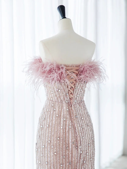 Elegante hellrosa Meerjungfrau-Abschlussballkleider mit Perlen und Federn, langes Abendkleid MP230