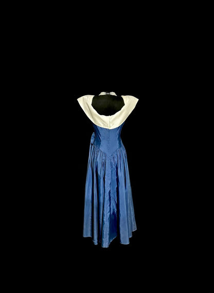 Elegante mittellange Ballkleider, A-Linien-Kleid aus blauem Satin, formelles Kleid, Abschlusskleid MP375