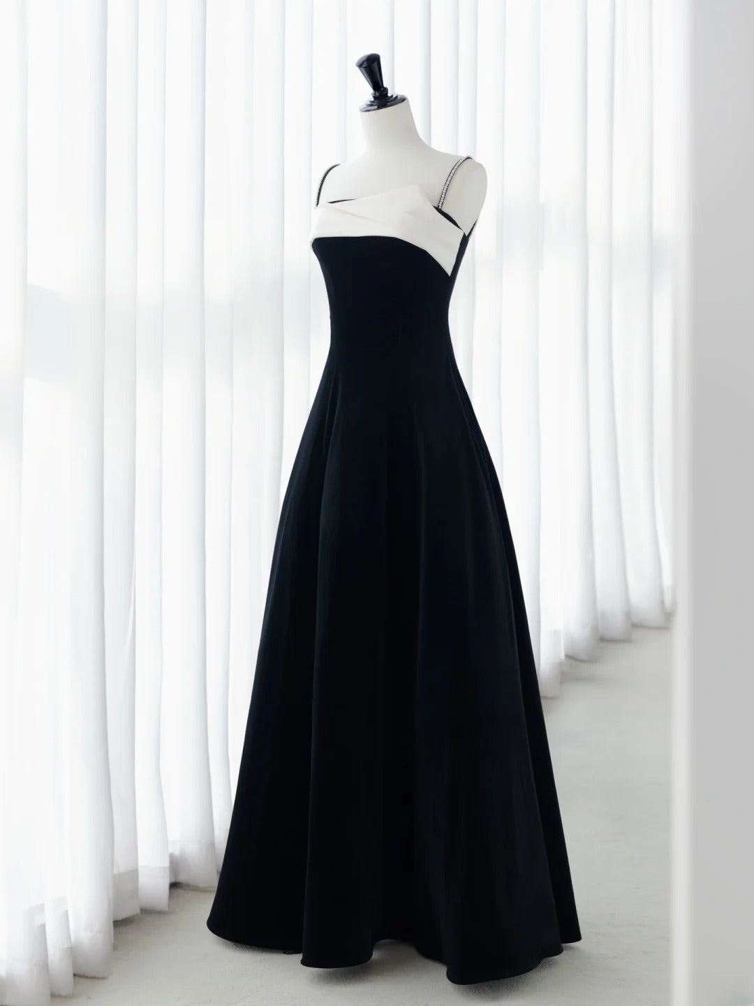 Simple Prom Dresses Long A-Line Spaghetti Straps Black Ruffles Long Satin Graduation Formal Dress MP249