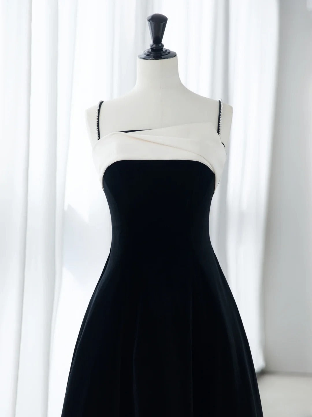 Simple Prom Dresses Long A-Line Spaghetti Straps Black Ruffles Long Satin Graduation Formal Dress MP249