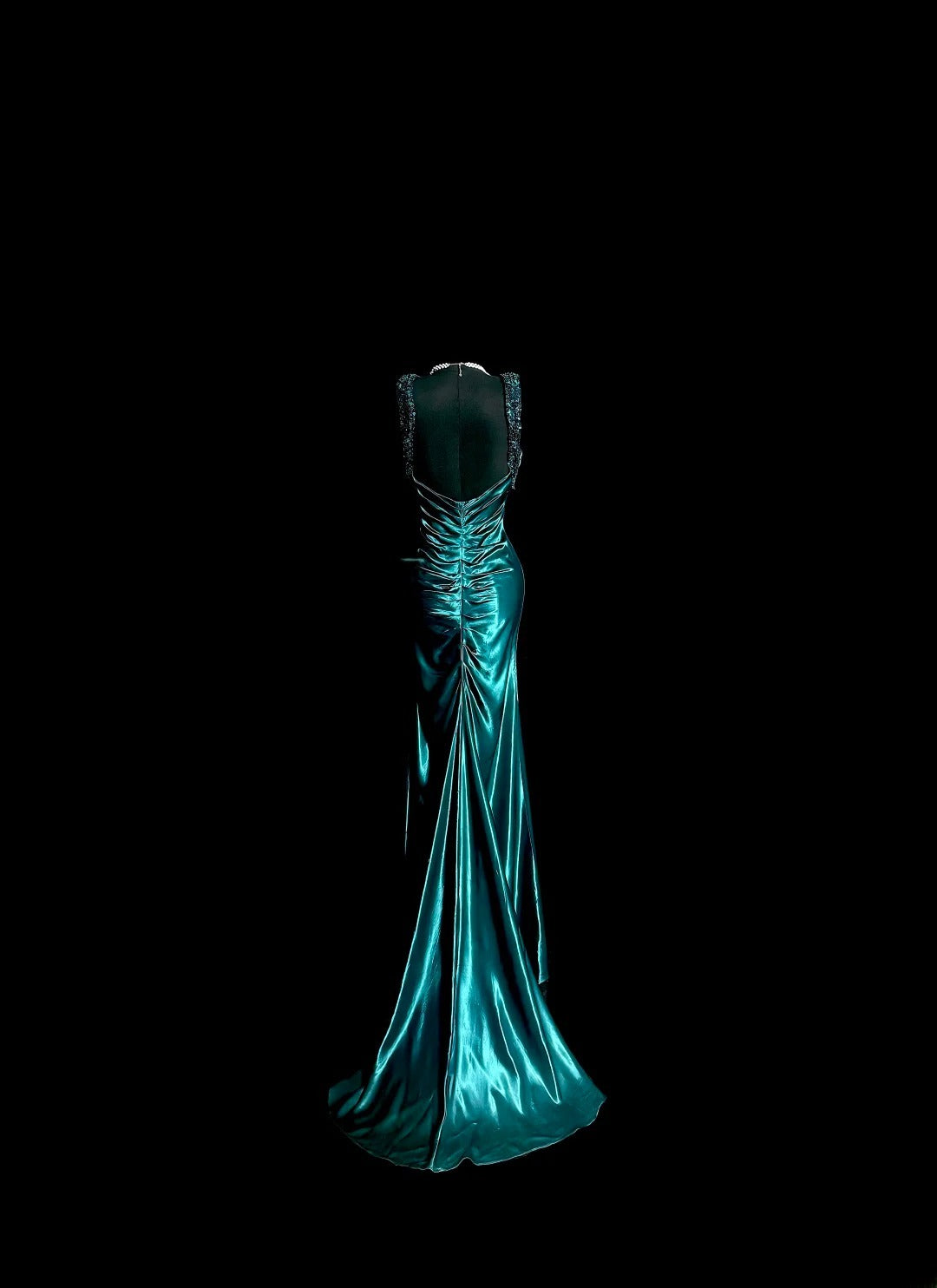 Bescheidene lange Ballkleider Meerjungfrau V-Ausschnitt mit plissierten Perlen Satin Abendkleid Abschlusskleid MP385