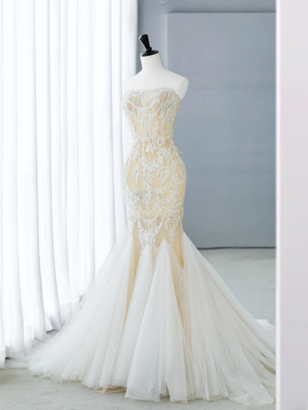 Elegant Mermaid Strapless White Tulle Lace Bodice Princess Bridal Gown Long Wedding Dresses MP257