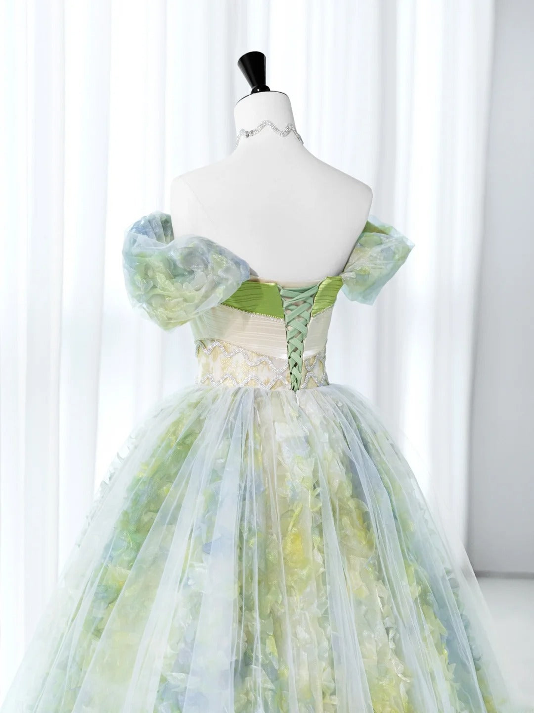Douces longues robes de Quinceañera style bal de promo, à épaules dénudées, en tulle vert fleuri avec manches, robe de Quinceañera MP258