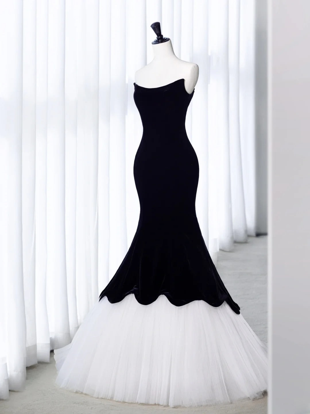 Classy Elegant Long Prom Dresses Mermaid Strapless Black Velvet White Tulle Senior Formal Dress Ideas Graduation Gown MP260