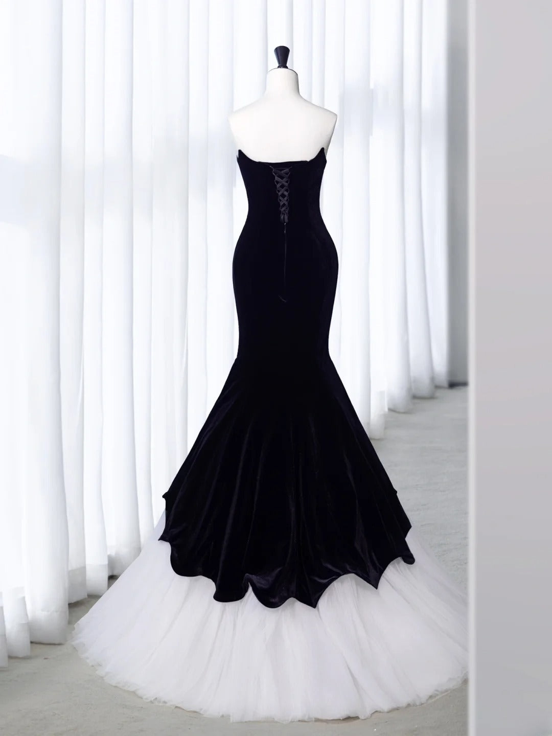 Classy Elegant Long Prom Dresses Mermaid Strapless Black Velvet White Tulle Senior Formal Dress Ideas Graduation Gown MP260