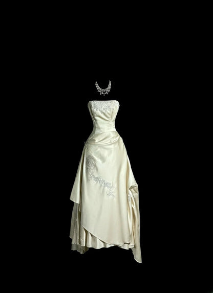 Vintage Ballkleid Trägerlos Elfenbein Mit Applikationen Hofschleppe Prinzessin Brautkleider Hochzeitskleider MP392