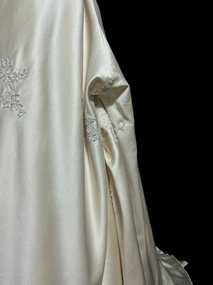 Vintage Ballkleid Trägerlos Elfenbein Mit Applikationen Hofschleppe Prinzessin Brautkleider Hochzeitskleider MP392