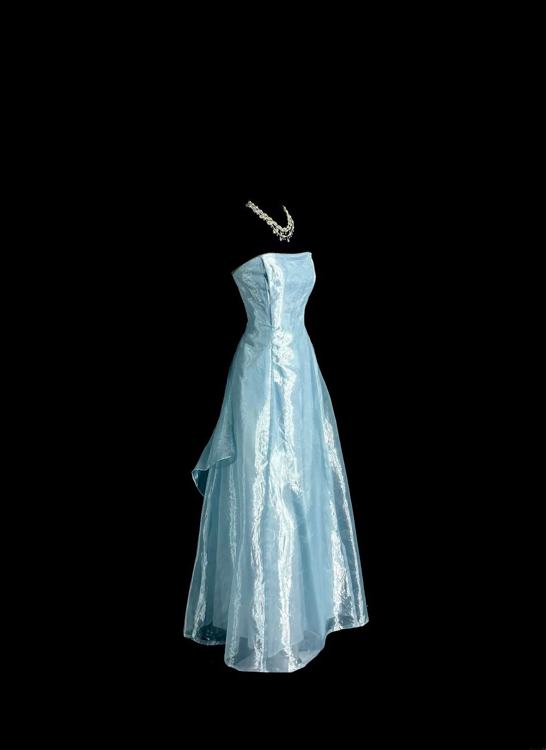 Bescheidene Ballkleid Trägerlos Hellblau Abschlussballkleider mit Rüschen Lange Abendkleider Abschlusskleid MP396