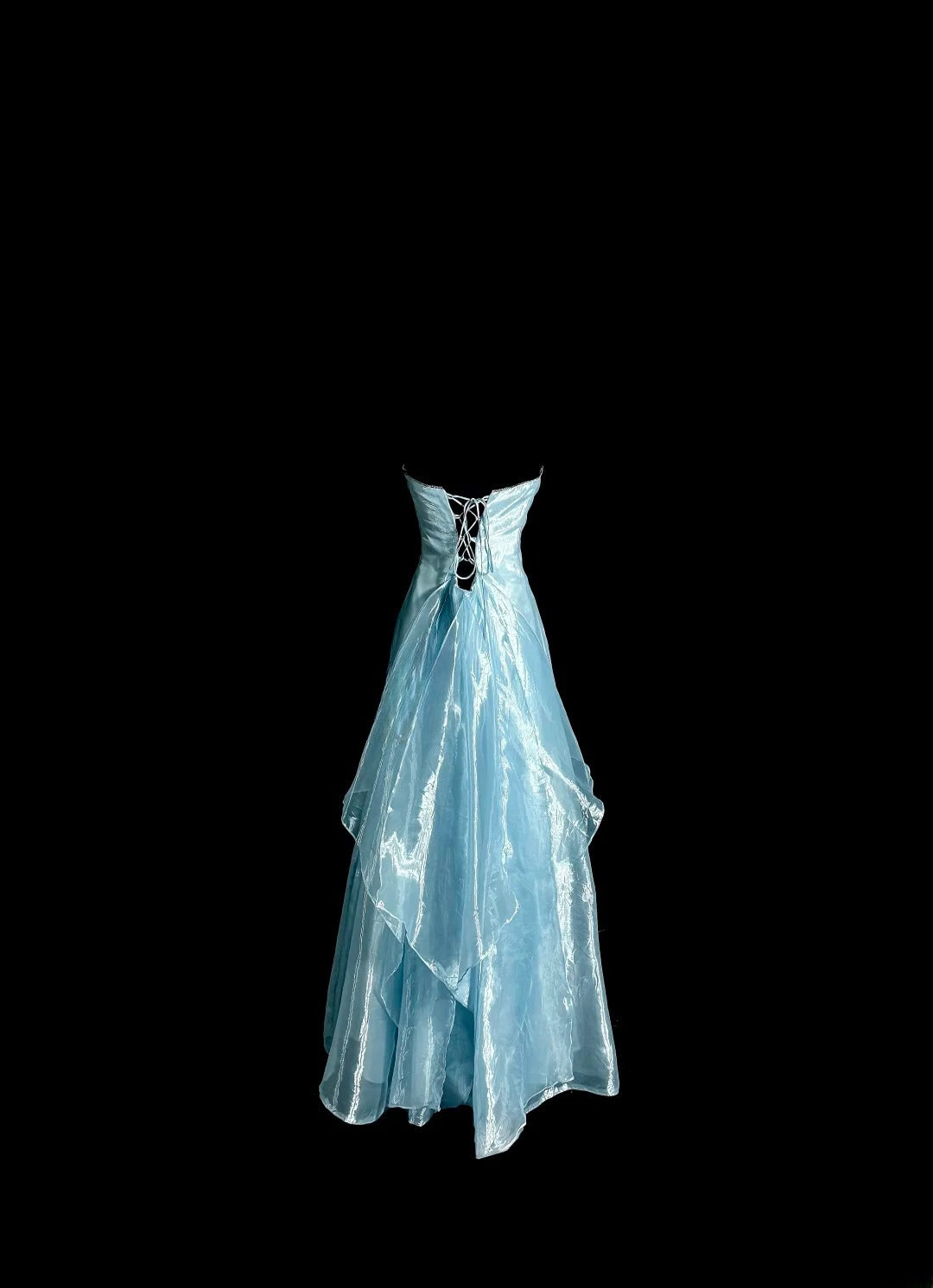 Bescheidene Ballkleid Trägerlos Hellblau Abschlussballkleider mit Rüschen Lange Abendkleider Abschlusskleid MP396