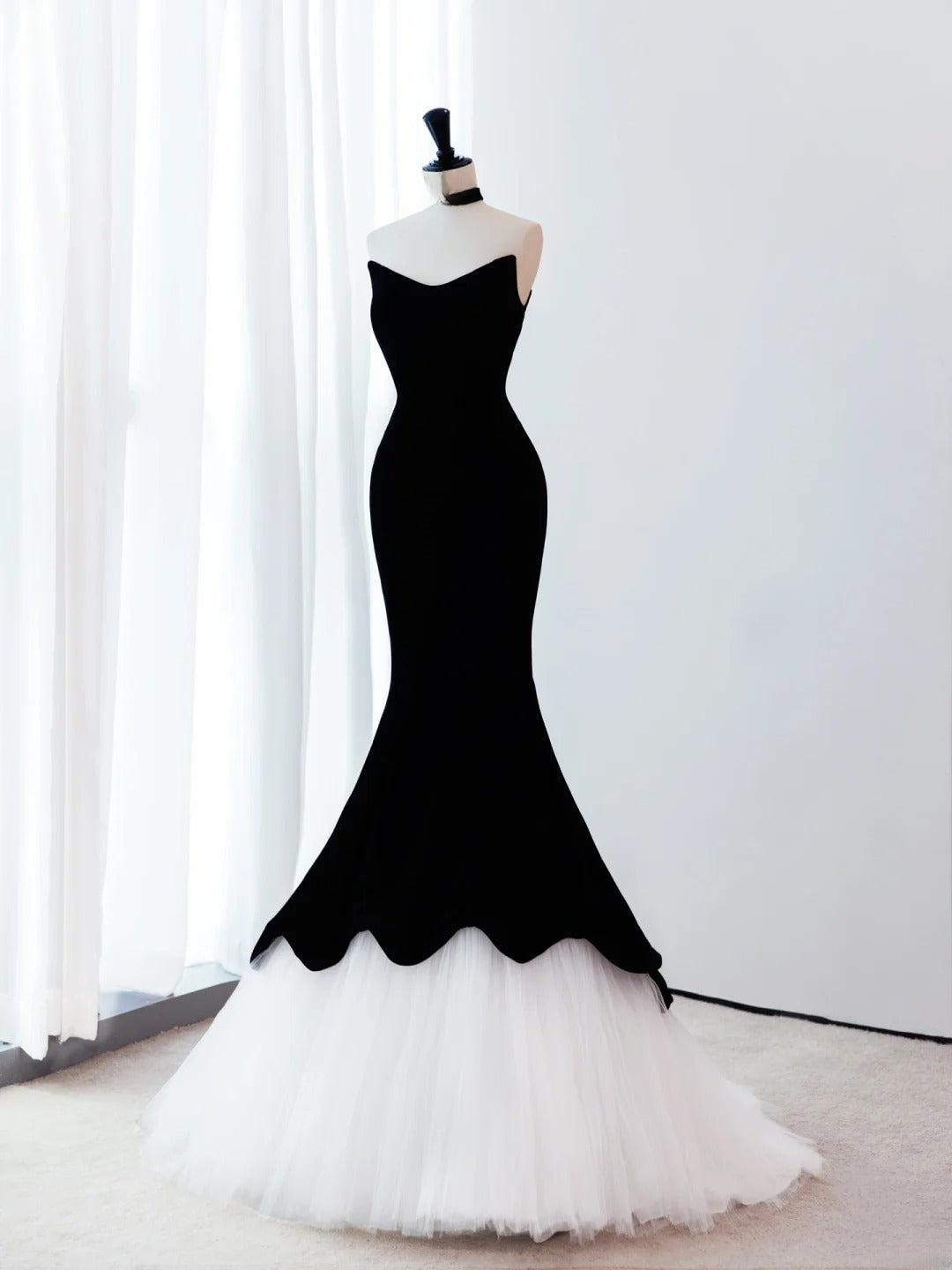 Classy Elegant Long Prom Dresses Mermaid Strapless Black Velvet White Tulle Senior Formal Dress Ideas Graduation Gown MP260