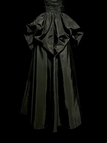 Ravissante Robe de Bal Longue de Soirée sans Manches en Satin Noir Coupe Trapèze Col Cœur pour Cérémonie de Remise de Diplôme MP490