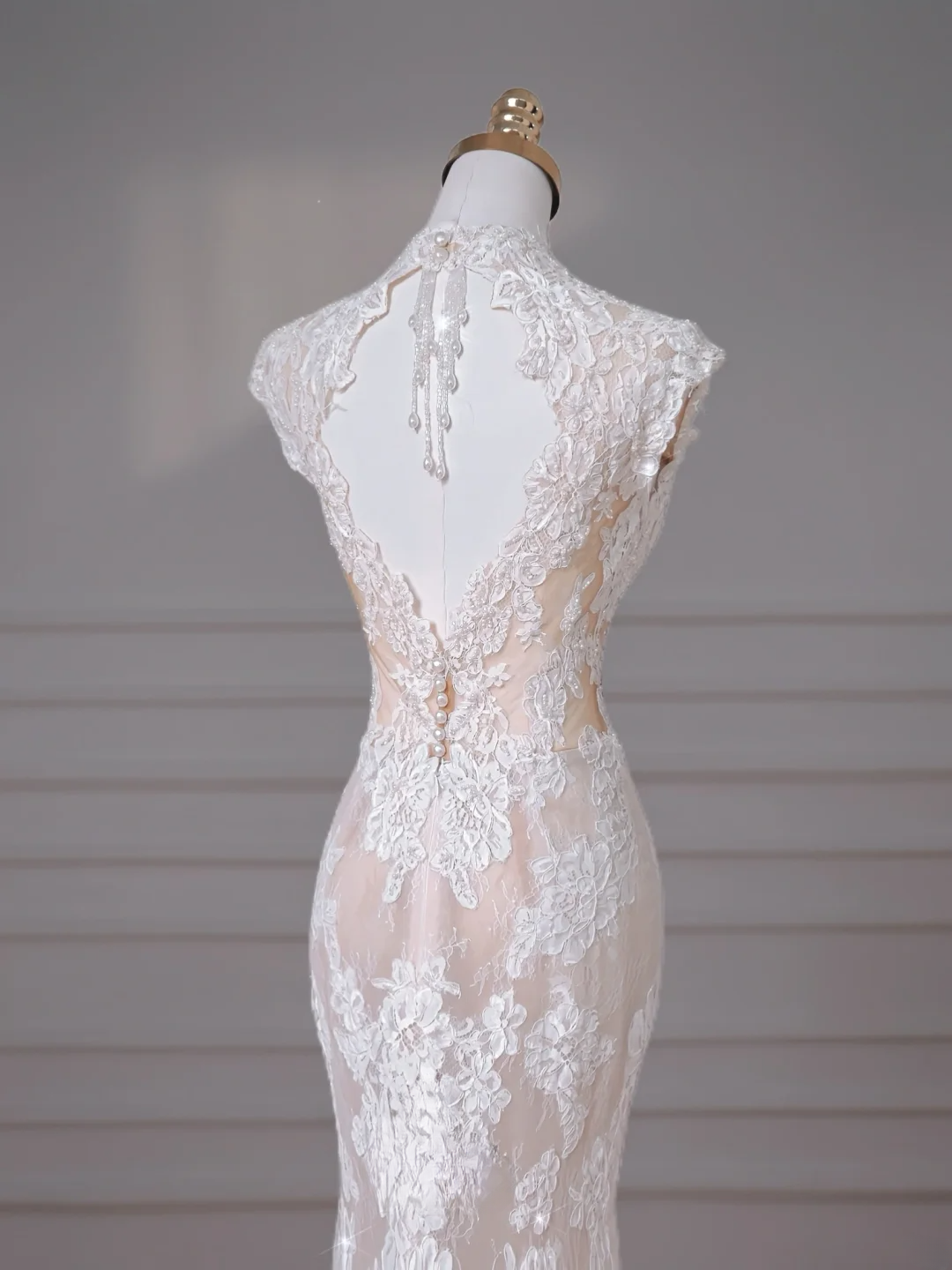 Zeitlose Meerjungfrau Hochgeschlossene Rückenausschnitt Brautkleider mit Flügelärmeln aus Spitze im Boho-Stil MP001