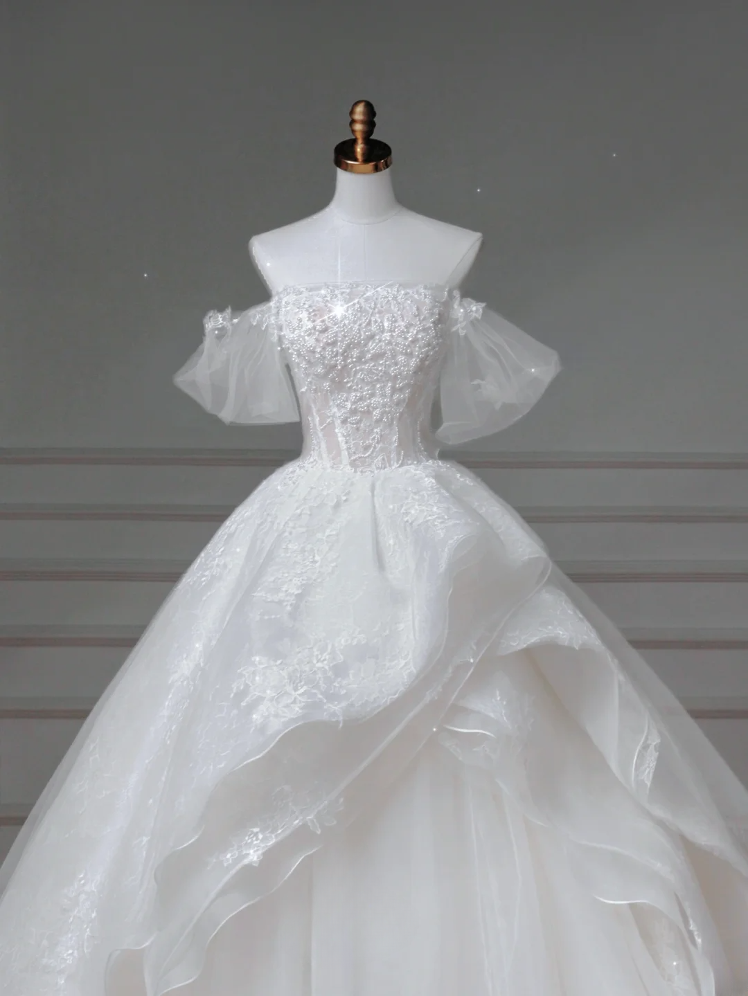 Robe De Bal Intemporelle Épaules Dénudées Manches Courtes En Dentelle Et Tulle Avec Appliques Robes De Mariée Princesse MP003