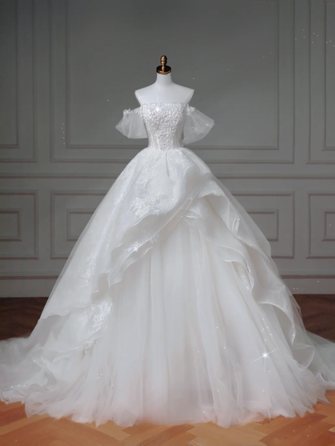 Robe De Bal Intemporelle Épaules Dénudées Manches Courtes En Dentelle Et Tulle Avec Appliques Robes De Mariée Princesse MP003