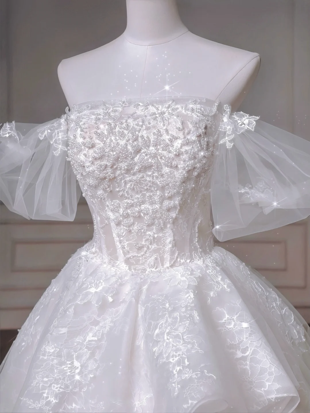 Robe De Bal Intemporelle Épaules Dénudées Manches Courtes En Dentelle Et Tulle Avec Appliques Robes De Mariée Princesse MP003