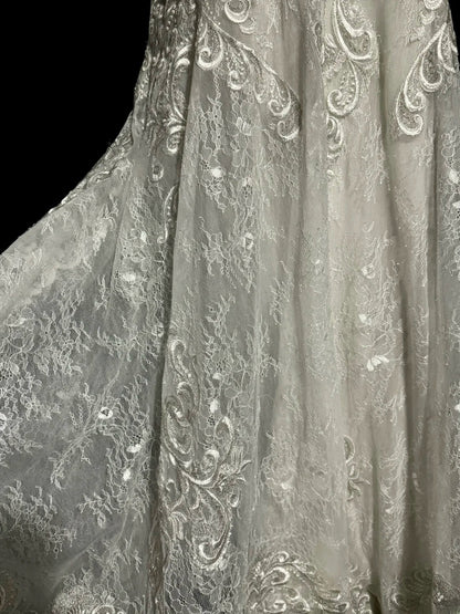 Elegantes Meerjungfrau-Brautkleid Elfenbein mit Spaghettiträgern und Applikationen Gartenprinzessin Hochzeitskleider MP500