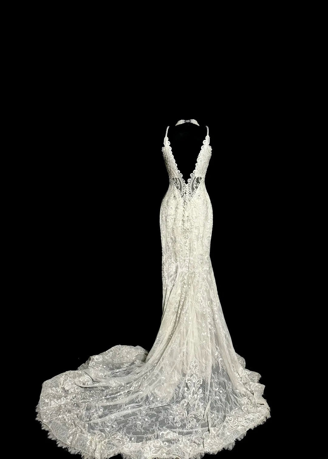 Elegantes Meerjungfrau-Brautkleid Elfenbein mit Spaghettiträgern und Applikationen Gartenprinzessin Hochzeitskleider MP500