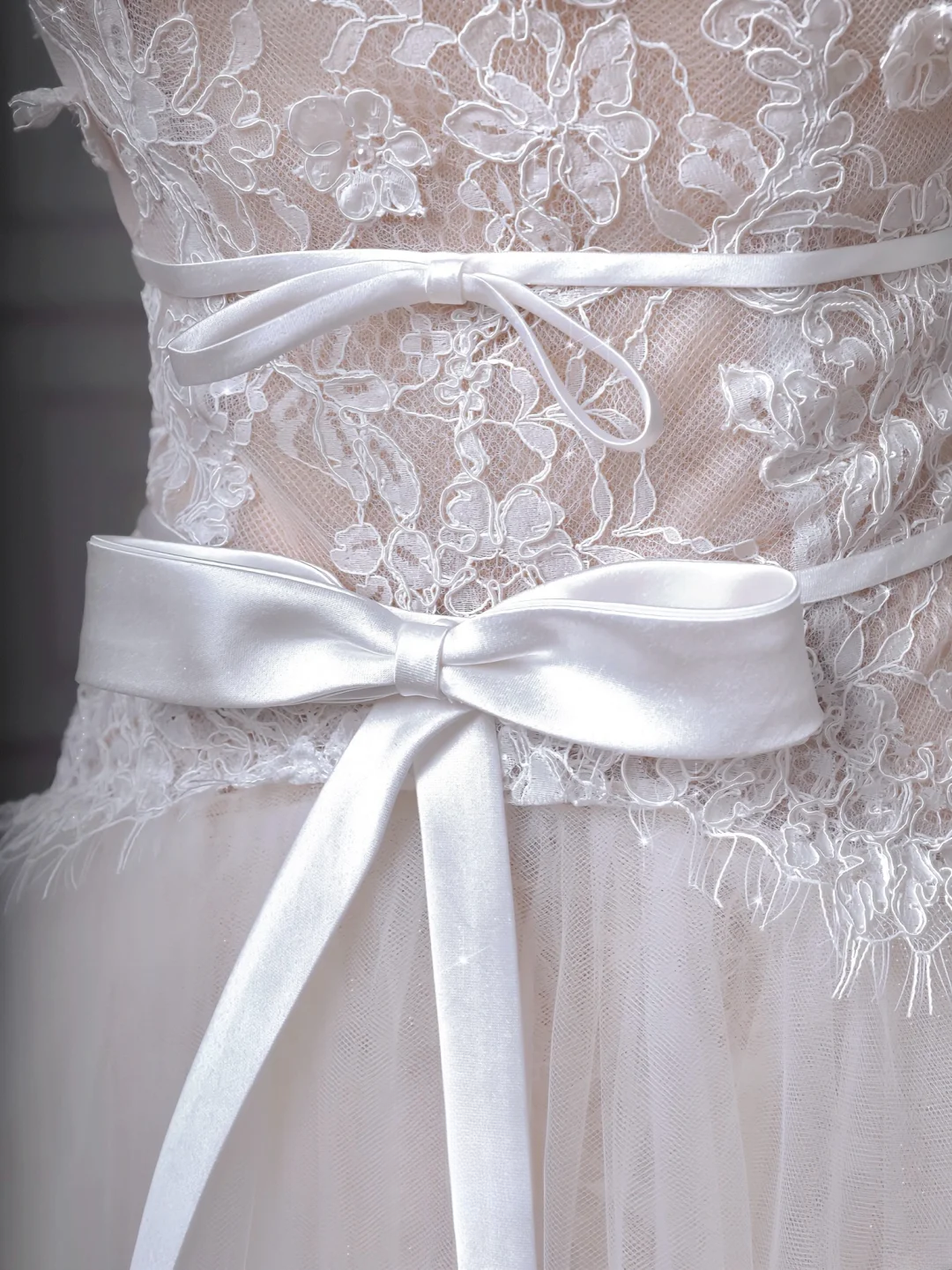 Simple A line Spaghetti Strap White Lace With Bow-knot Bodice Princess Wedding Dresses MP007