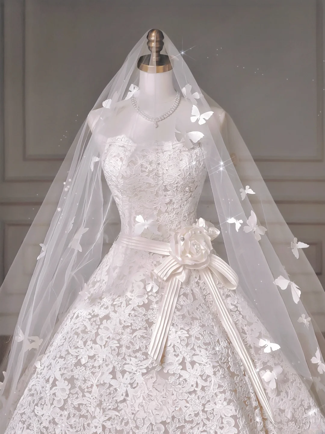 Timeless Ball Gown Strapless Lace Sleeveless With Flower Bridal Gowns Princess Wedding Dresses MP008