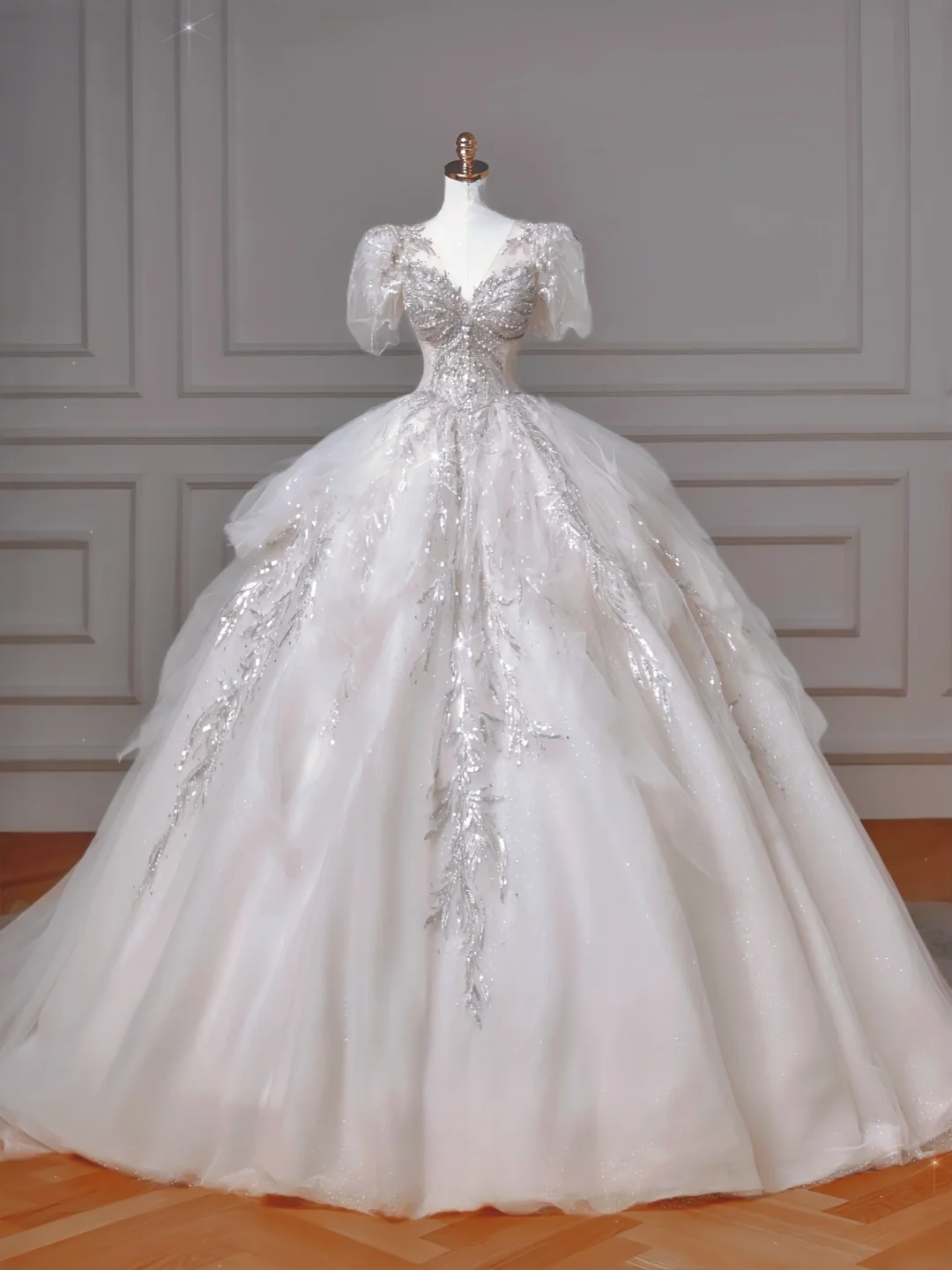 Timeless Ball Gown V Neck Short Sleeves Tulle With Lace Appliques Beaded Crystals Princess Bridal Gown Wedding Dresses MP009