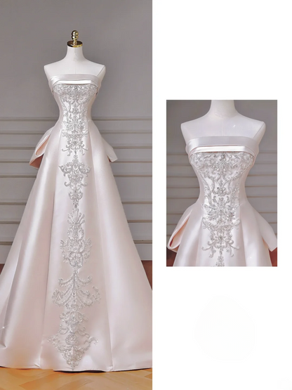 Schlichtes Ballkleid Trägerlos Ärmellos Applikationen Spitze mit Perlenbesetztem Oberteil Prinzessin Brautkleider MP014