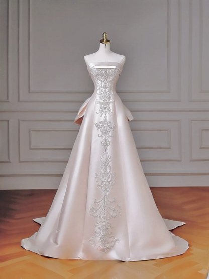 Schlichtes Ballkleid Trägerlos Ärmellos Applikationen Spitze mit Perlenbesetztem Oberteil Prinzessin Brautkleider MP014