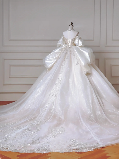 Zeitloses Ballkleid, herzförmiger Ausschnitt, Pailletten, ärmellos mit perlenbesticktem Oberteil, weiße Brautkleider, Prinzessinnen-Hochzeitskleider MP015