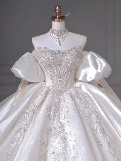 Zeitloses Ballkleid, herzförmiger Ausschnitt, Pailletten, ärmellos mit perlenbesticktem Oberteil, weiße Brautkleider, Prinzessinnen-Hochzeitskleider MP015