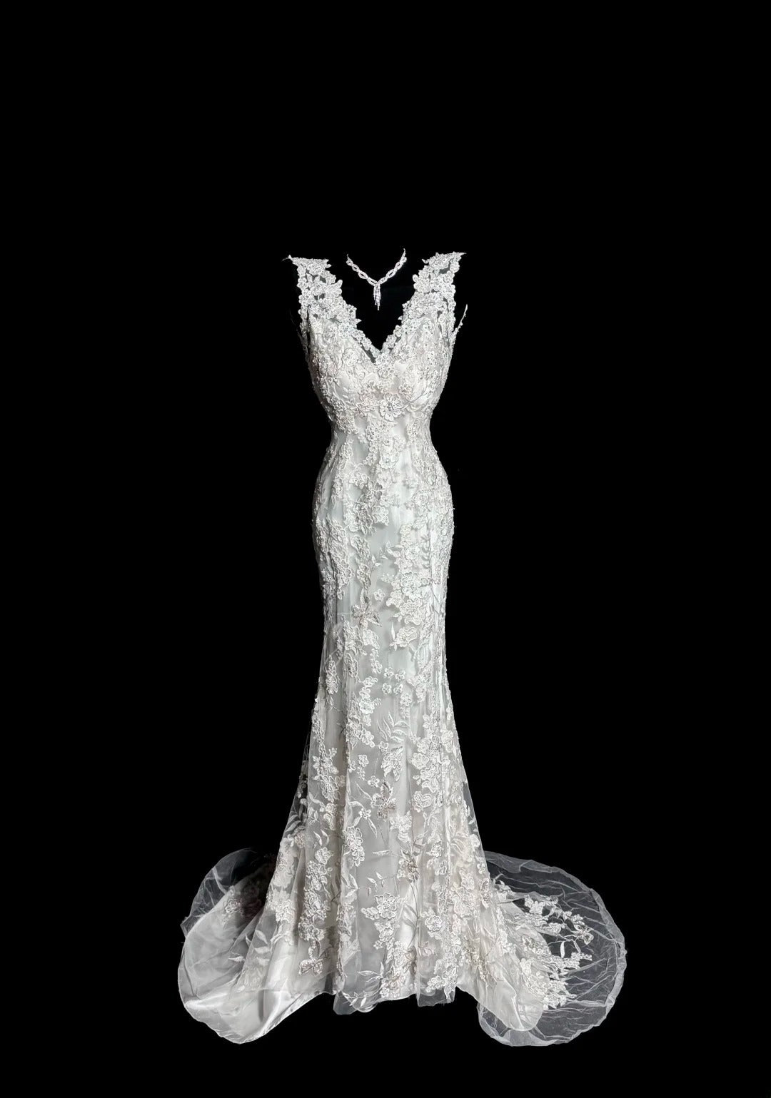 Elegantes Meerjungfrau Brautkleid Elfenbein V-Ausschnitt mit offenem Rücken Garten Prinzessin Hochzeitskleider MP519