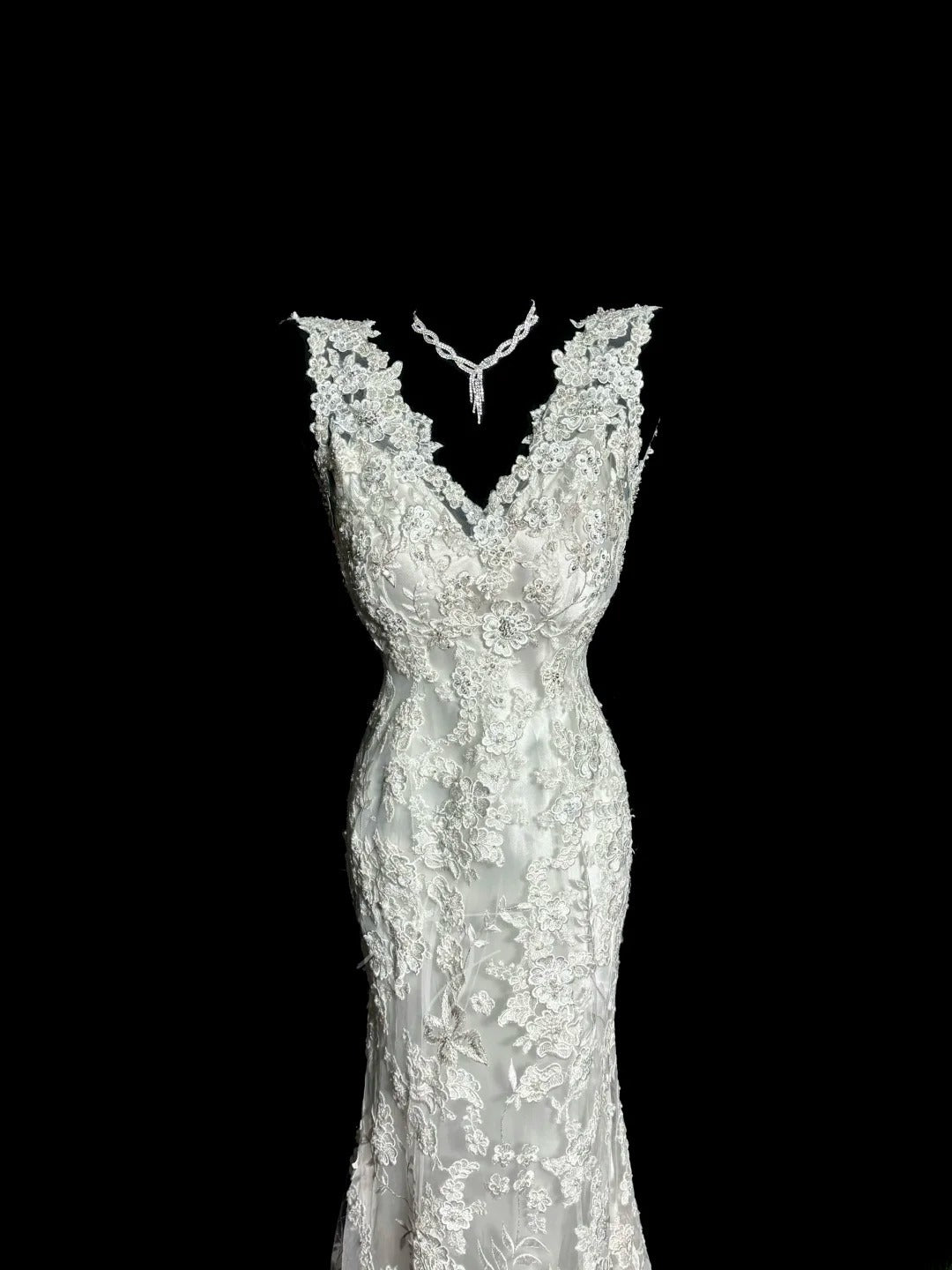 Elegantes Meerjungfrau Brautkleid Elfenbein V-Ausschnitt mit offenem Rücken Garten Prinzessin Hochzeitskleider MP519
