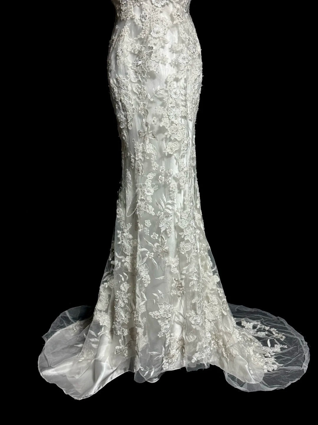 Elegantes Meerjungfrau Brautkleid Elfenbein V-Ausschnitt mit offenem Rücken Garten Prinzessin Hochzeitskleider MP519