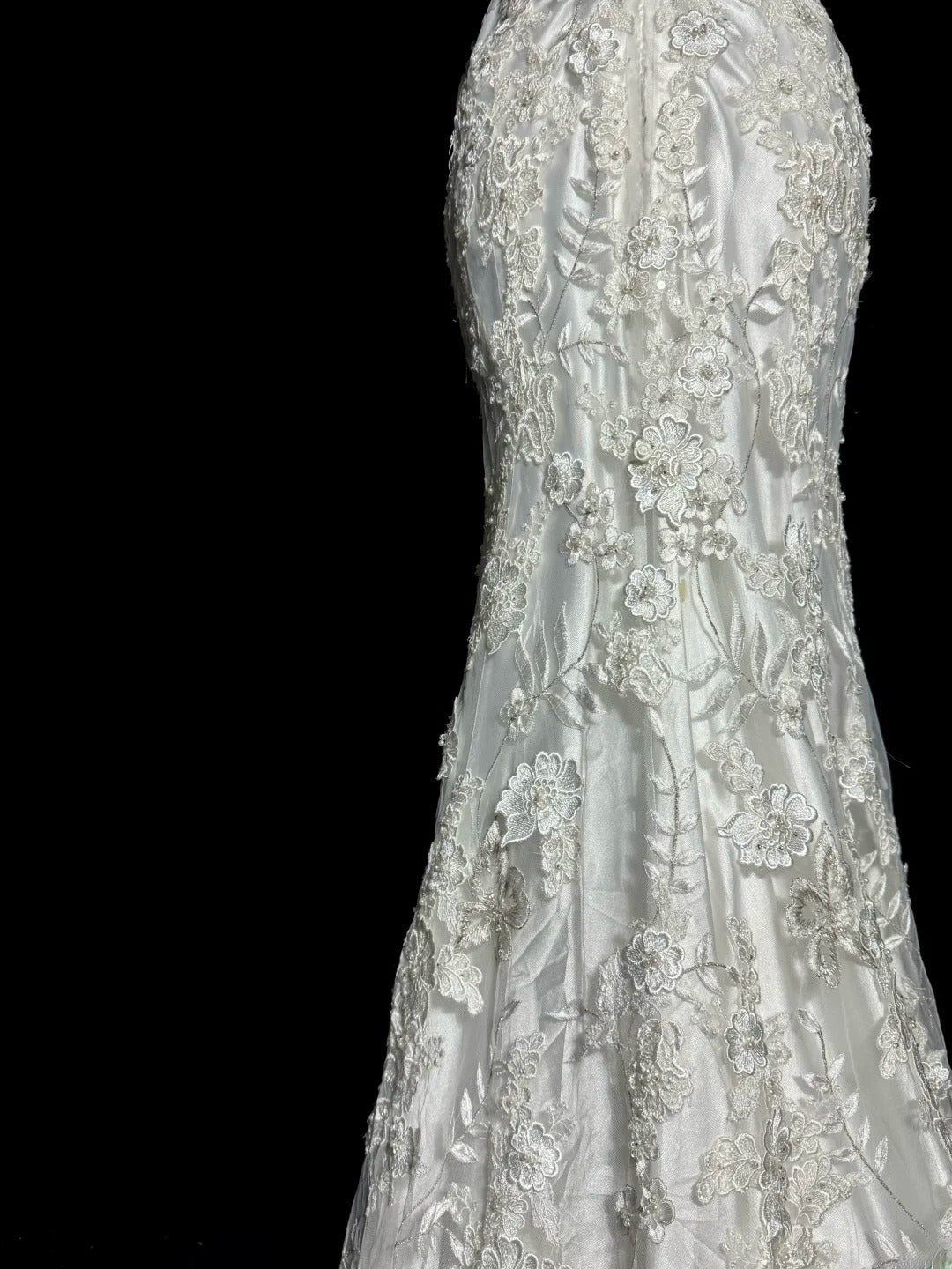 Elegantes Meerjungfrau Brautkleid Elfenbein V-Ausschnitt mit offenem Rücken Garten Prinzessin Hochzeitskleider MP519