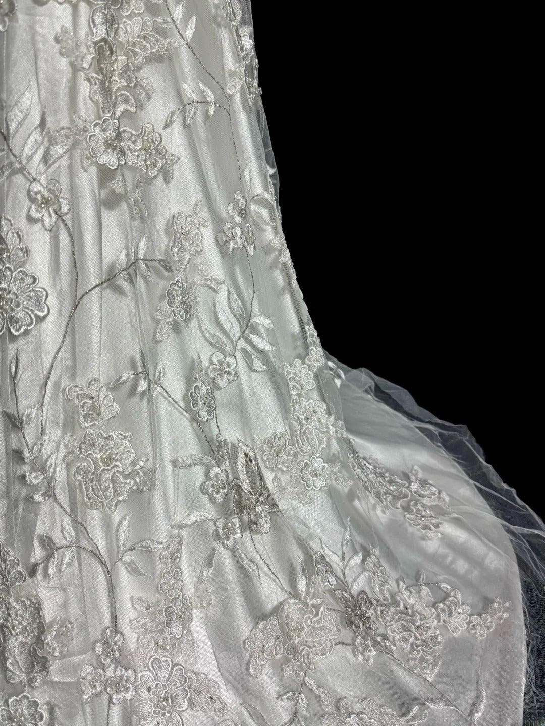 Elegantes Meerjungfrau Brautkleid Elfenbein V-Ausschnitt mit offenem Rücken Garten Prinzessin Hochzeitskleider MP519
