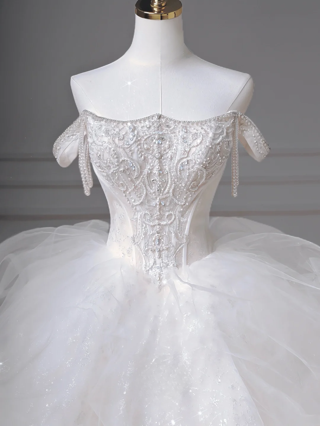 Robe de bal intemporelle, bustier, tulle blanc scintillant avec manches courtes, corsage orné de perles et d'appliques, robes de mariée de princesse MP017