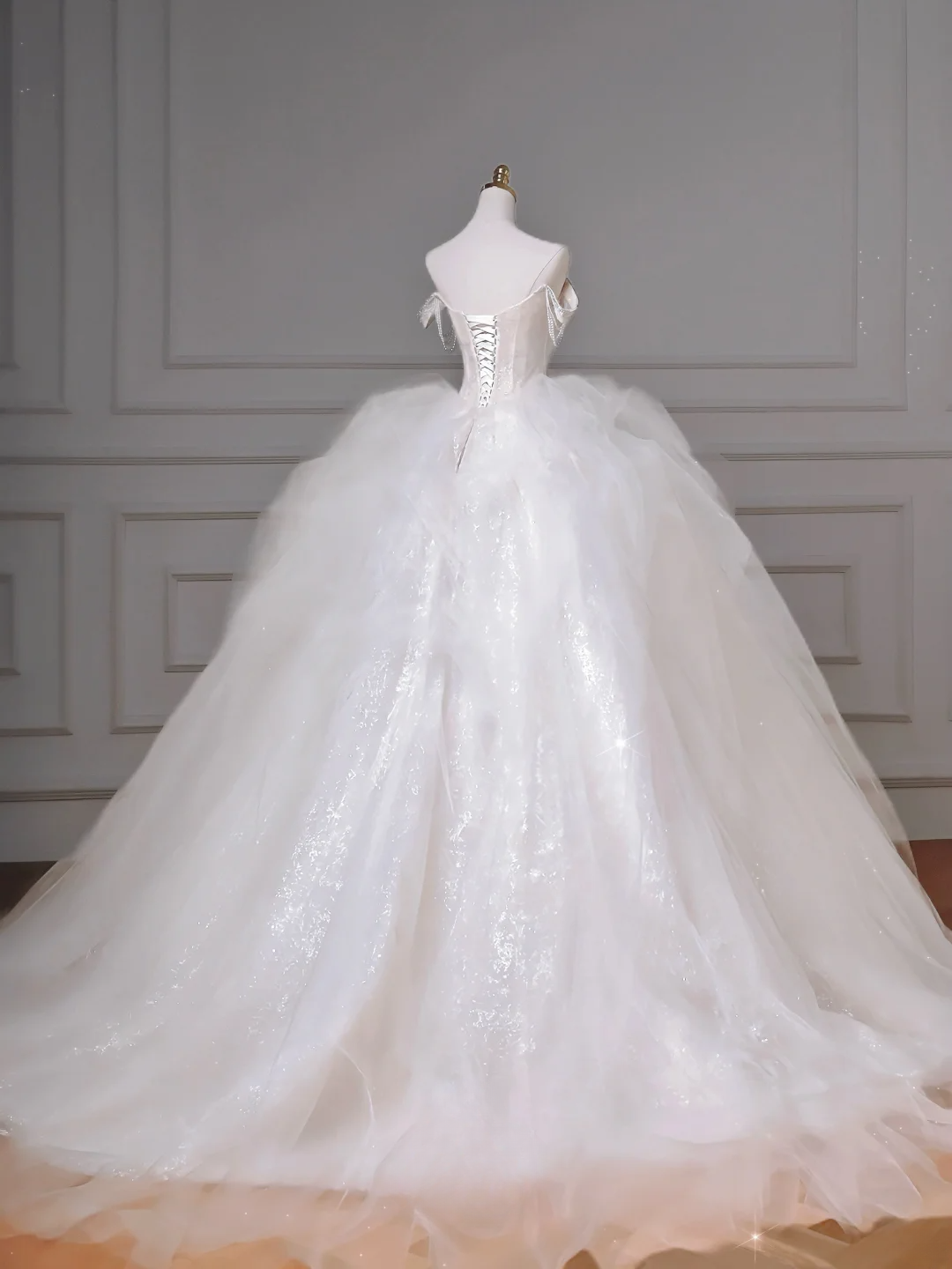 Robe de bal intemporelle, bustier, tulle blanc scintillant avec manches courtes, corsage orné de perles et d'appliques, robes de mariée de princesse MP017