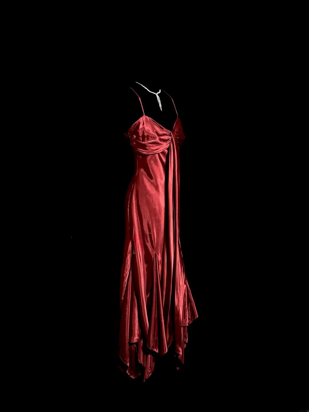 Élégante Robe de Bal Longueur Thé Rouge Satin Sirène à Bretelles Fines sans Manches pour Femme Robes de Soirée MP528