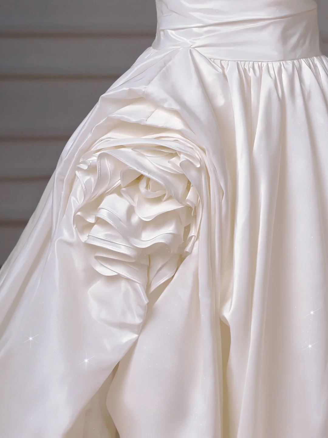 Robe de bal élégante, bustier, satin blanc, asymétrique, avec corsage plissé, robe de mariée princesse, MP019