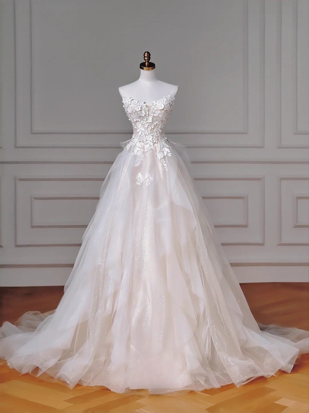 Zeitloses Ballkleid Schulterfrei Weiß Tüll Applikationen Mieder Mit Ärmeln Weiße Prinzessinnen Brautkleider Hochzeitskleider MP021