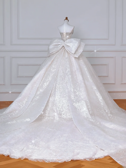 Robe de bal élégante bustier cœur en tulle blanc avec manches longues, corsage en dentelle perlée, robe de mariée de princesse MP031