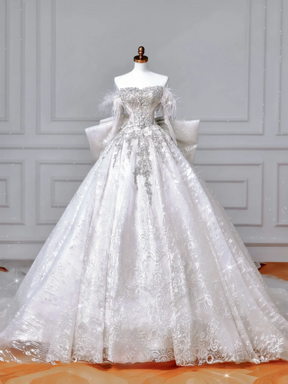 Robe de bal élégante bustier cœur en tulle blanc avec manches longues, corsage en dentelle perlée, robe de mariée de princesse MP031