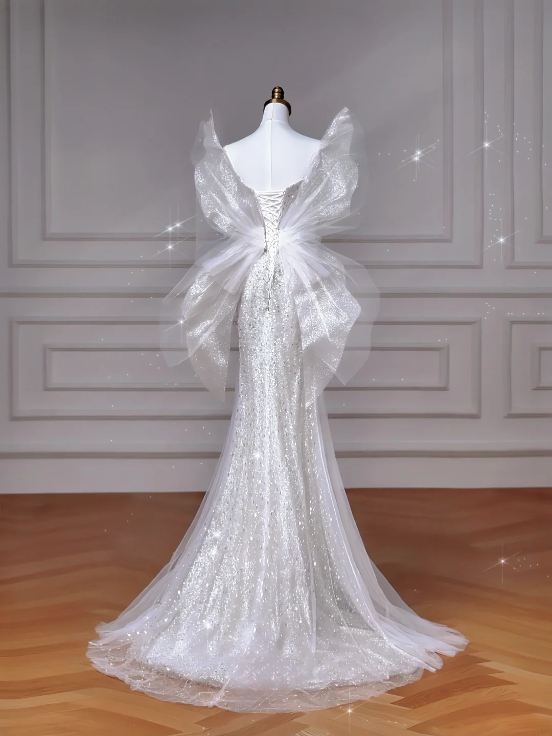 Robes de mariée Princesse de conte de fées Sirène Bustier Blanc avec papillons brodés de cristaux Traîne Balayage Corsage Robes de mariée MP034