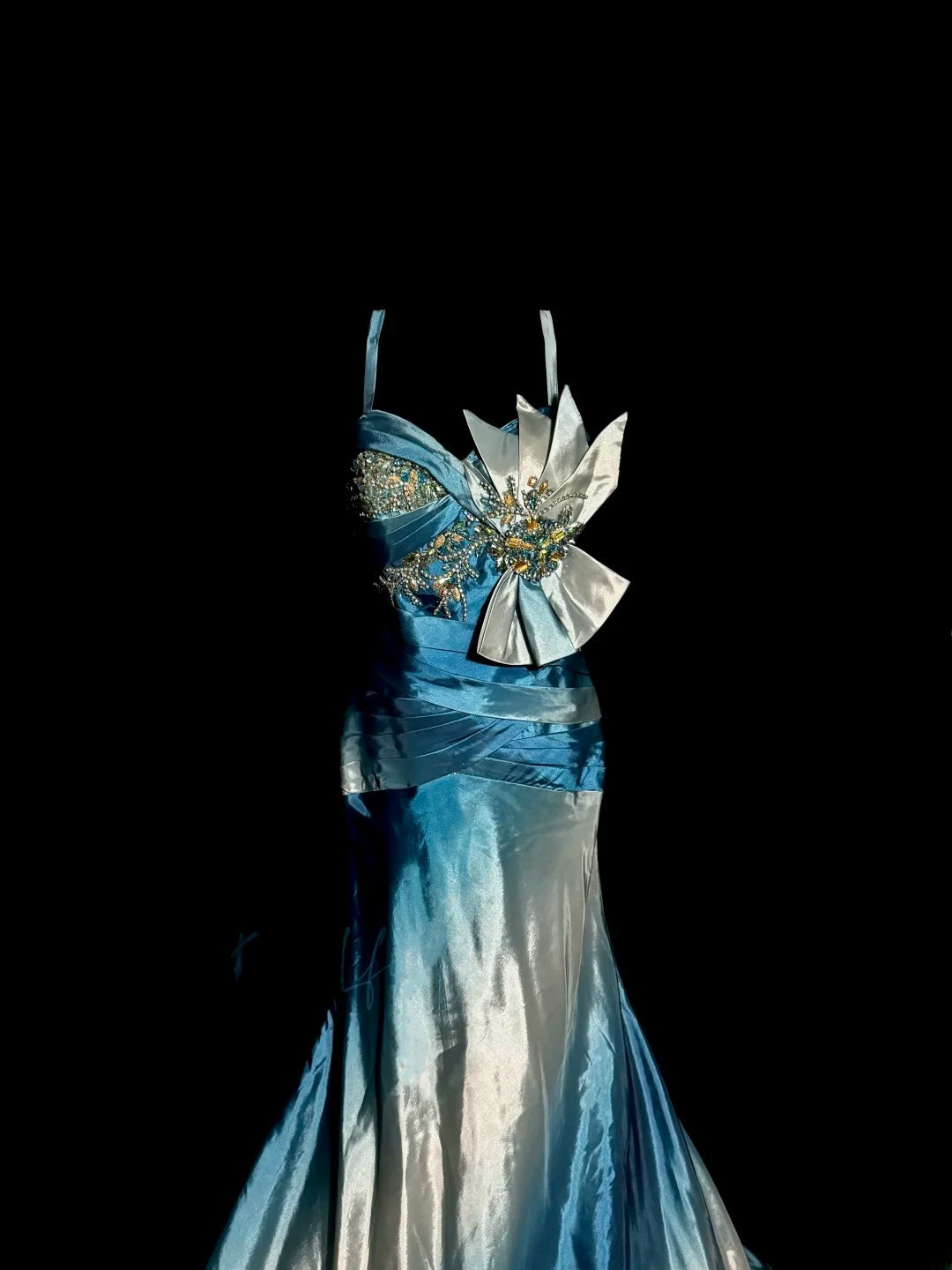 Robes de bal longues sirène glamour à bretelles dégradées bleu blanc avec perles pour femmes robes de soirée MP583