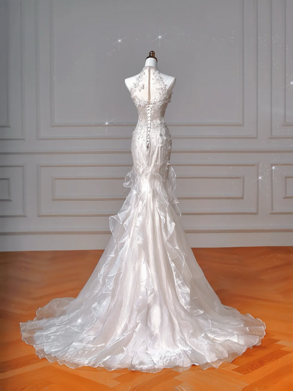 Robes de mariée princesse intemporelles avec col haut en tulle, appliques sans manches, traîne et corsage MP037