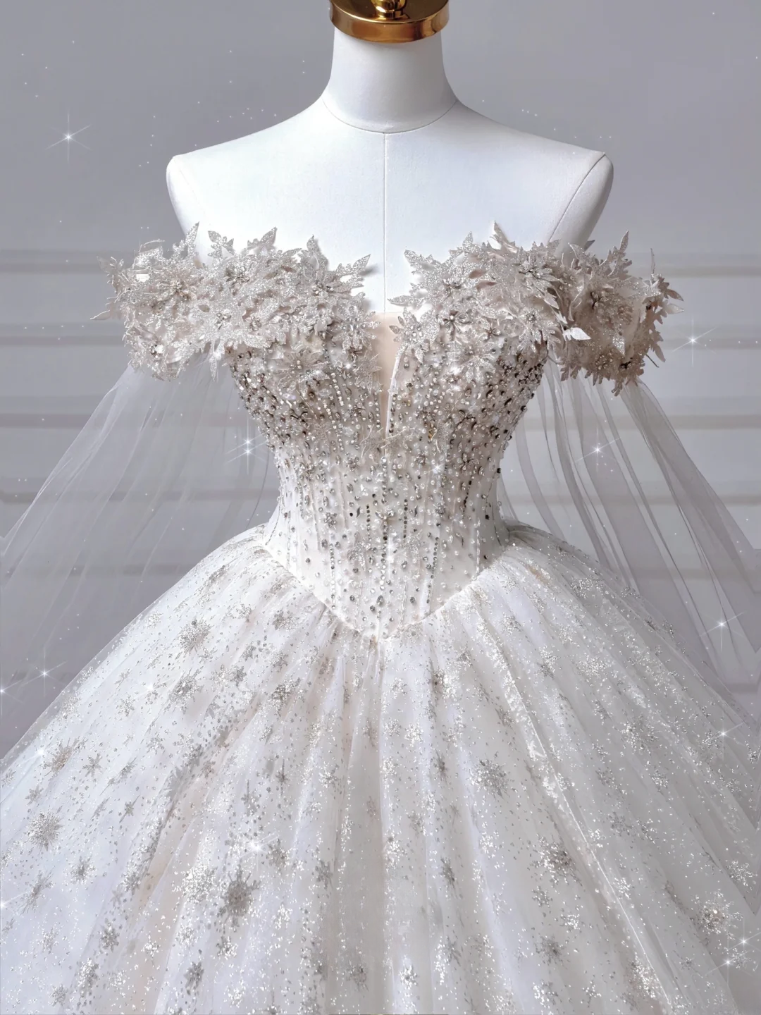 Timeless Ball Gown Off The Shoulder With Short Sleeves Appliques Beaded Bodice Sweep Train Princess Bridal Gowns Wedding Dresses MP041