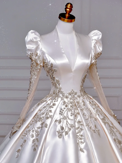 Robe de bal princesse col en V en satin à manches longues corsage perlé avec appliques Robes de mariée princesse MP042