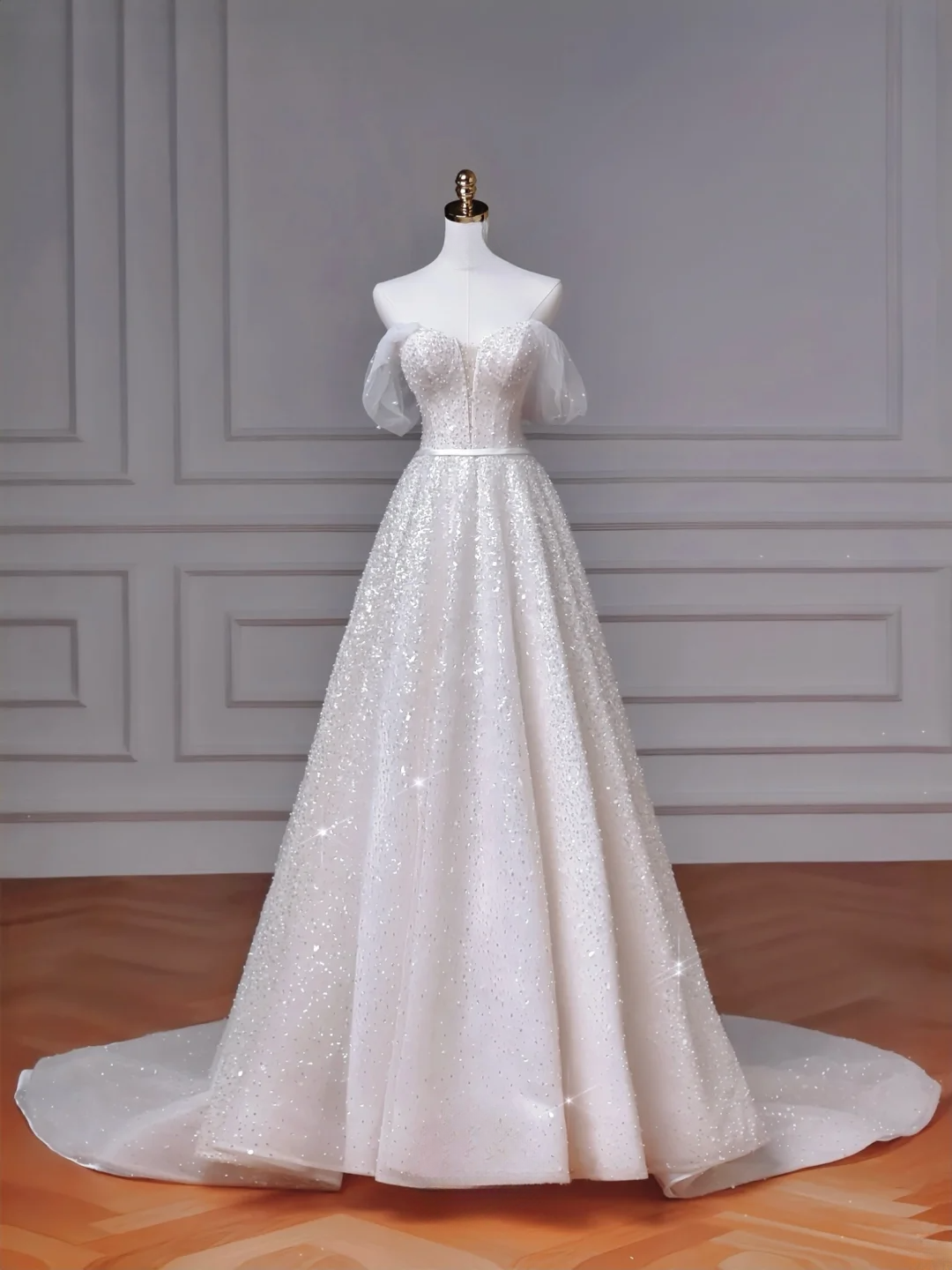 Robes de mariée princesse intemporelles ligne A, épaules dénudées, manches courtes, corsage à sequins, traîne balayée MP043