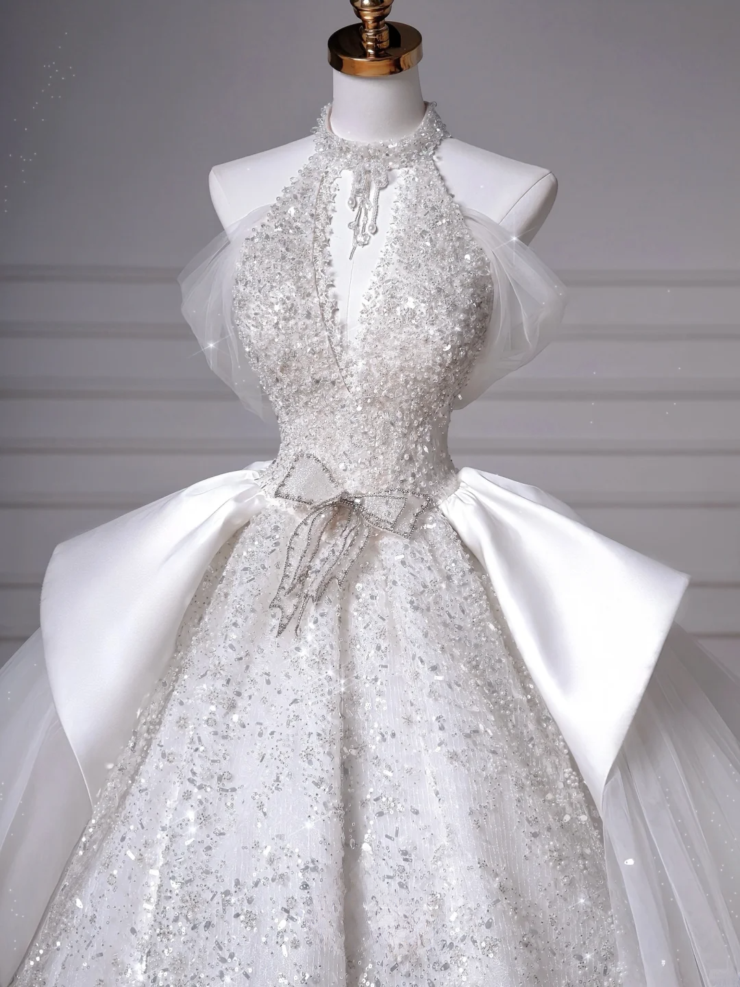 Wedding Dresses Fairytale Princesses Ball Gown High Neck Sequins White With Beads Sweep Train Bodice Bridal Gowns Wedding Dresses MP045