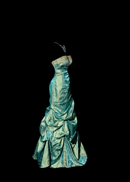 Atemberaubendes Meerjungfrauenkleid Trägerlos Ärmellos mit Rüschen Goldperlenbesatz Lange Ballkleider Abendkleider MP595