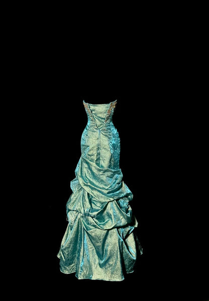 Atemberaubendes Meerjungfrauenkleid Trägerlos Ärmellos mit Rüschen Goldperlenbesatz Lange Ballkleider Abendkleider MP595